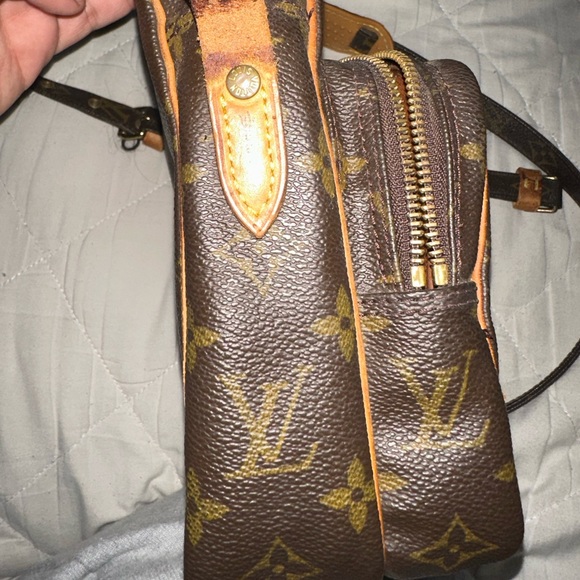 AUTHENTIC VINTAGE LOUIS VUITTON CROSSBODY - Picture 5 of 12